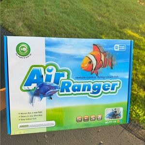 Remote Control Flying Clown Fish - Blue and Orange